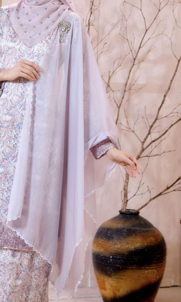 HEAXABELL – SELENDANG SULAM AND SHIMMER