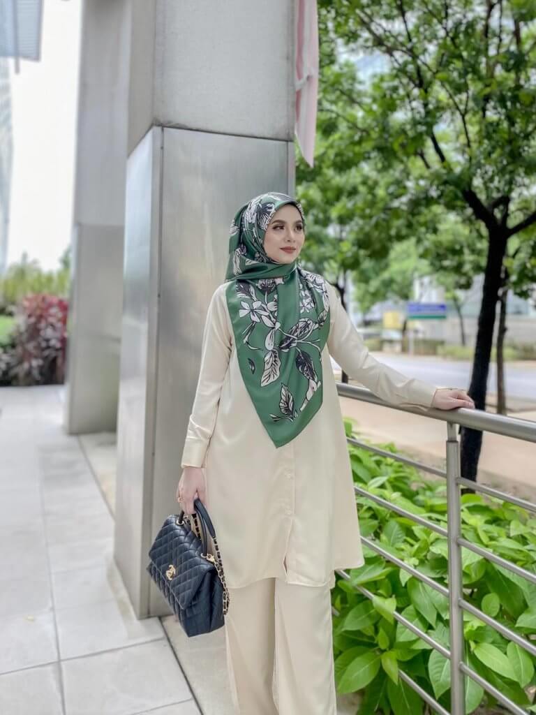 QIANA SUIT (ONE SET)