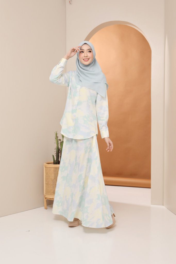 VIOLETA SUIT (NEW ARRIVAL)
