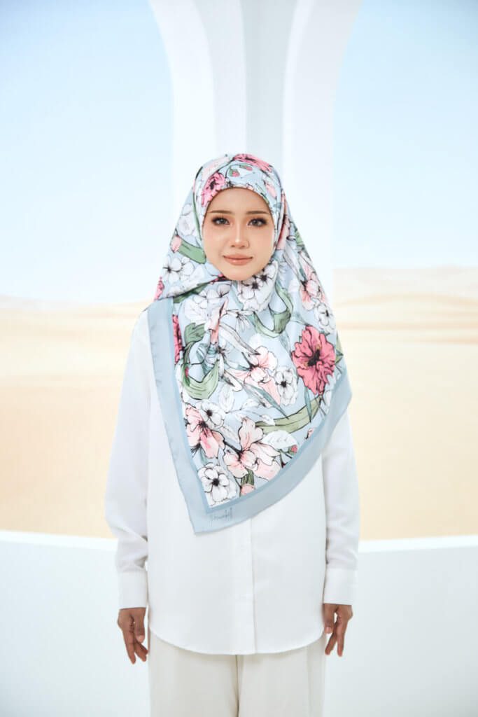 POSY SATIN PRINTED SQUARE (NEW ARRIVAL)