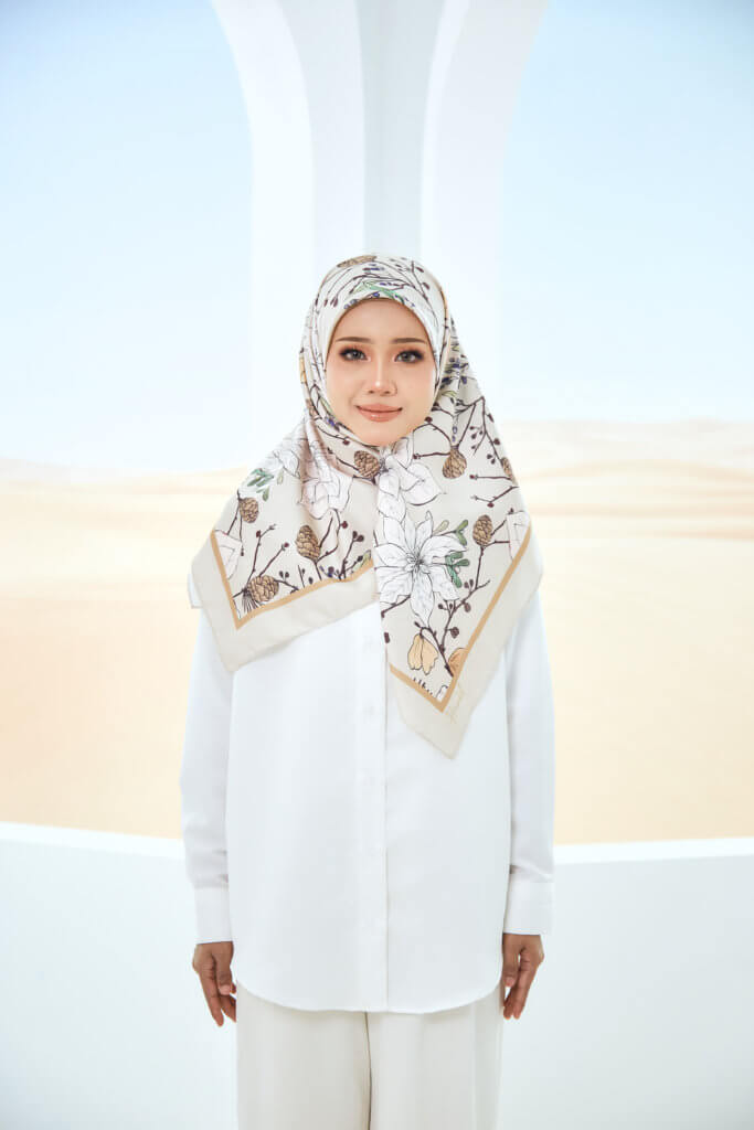POSY SATIN PRINTED SQUARE (NEW ARRIVAL)
