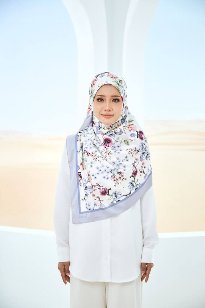 POSY SATIN PRINTED SQUARE (NEW ARRIVAL)