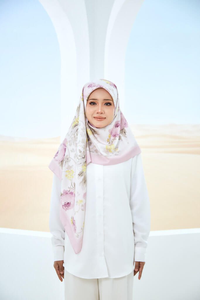 POSY SATIN PRINTED SQUARE (NEW ARRIVAL)