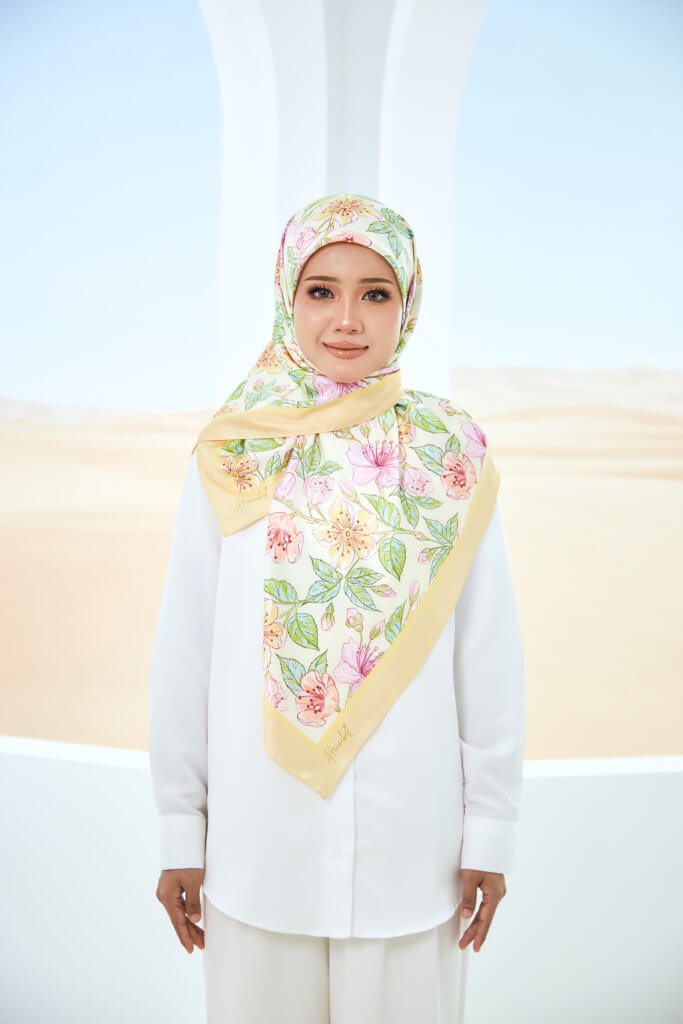POSY SATIN PRINTED SQUARE (NEW ARRIVAL)