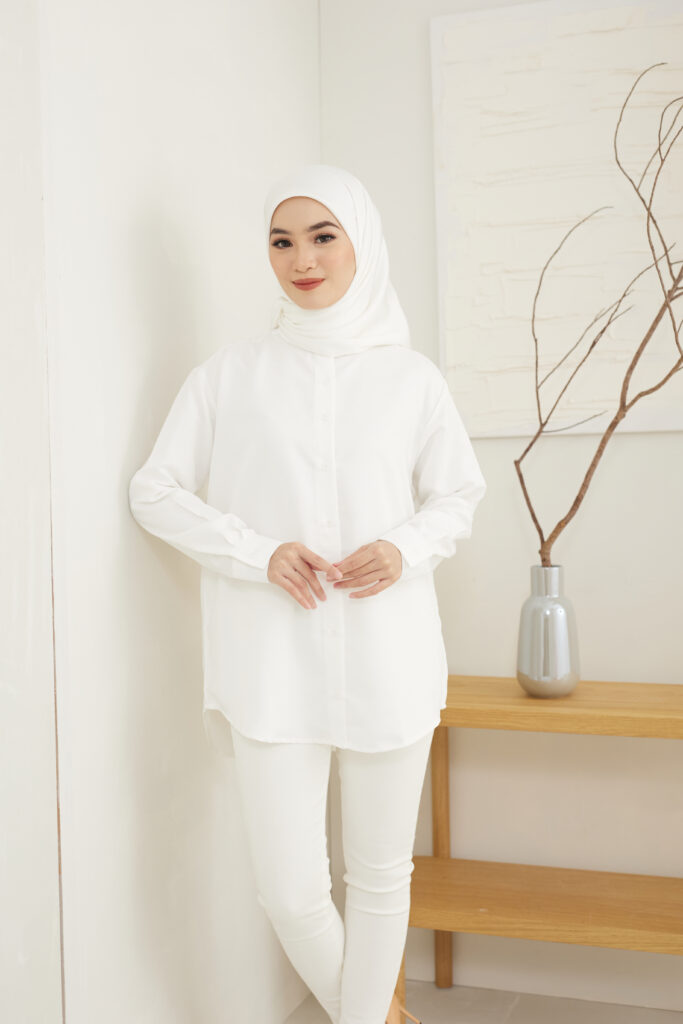 CLEARANCE – MAIDA PLAIN TOP