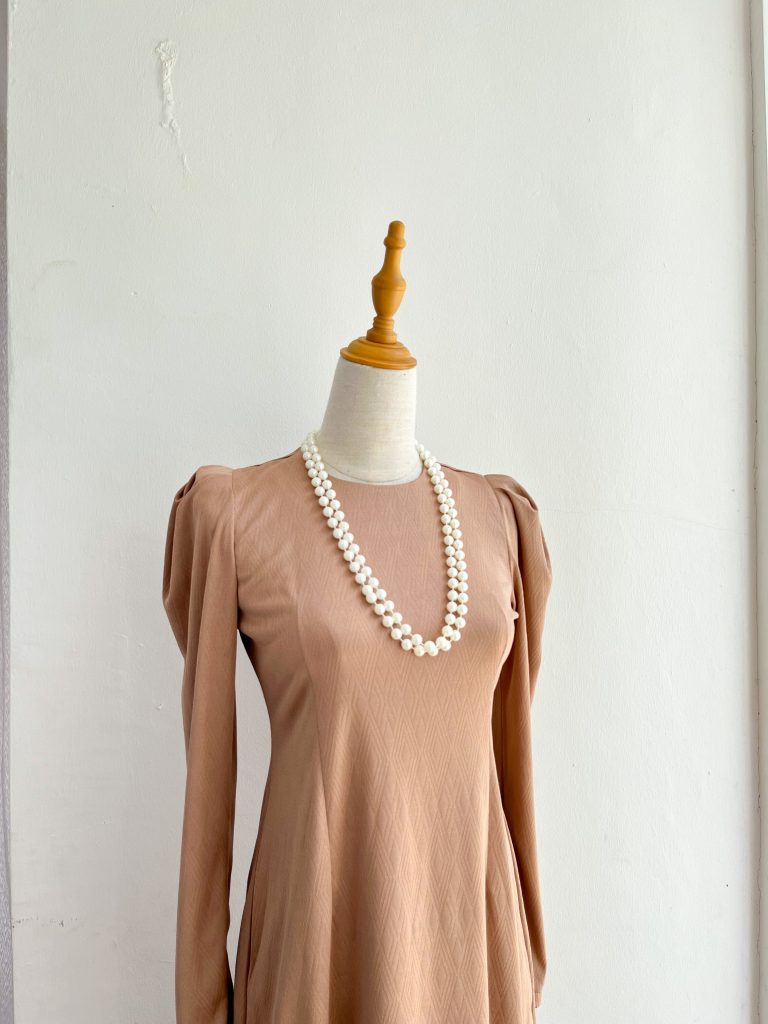 CLEARANCE – CATHERINE KURUNG PUFF