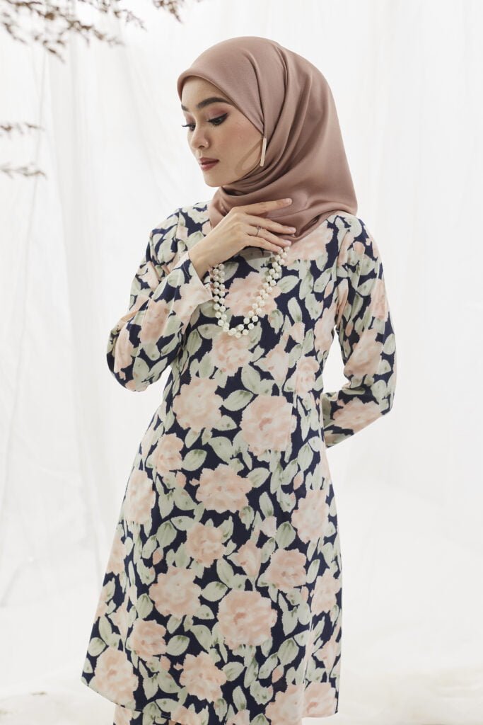 RAIA KURUNG KLASIK