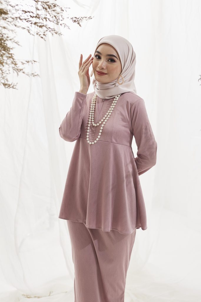 CLEARANCE – CATALIA PEPLUM KURUNG