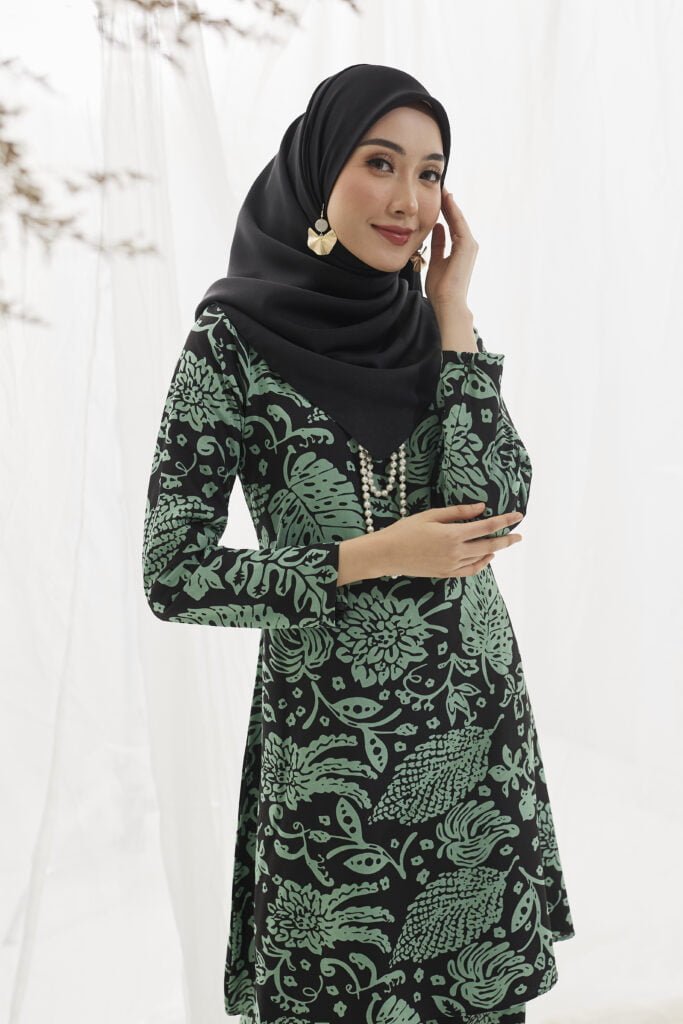 RAIA KURUNG KLASIK