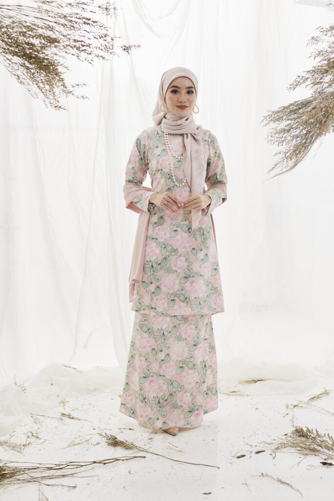 RAIA KURUNG KLASIK