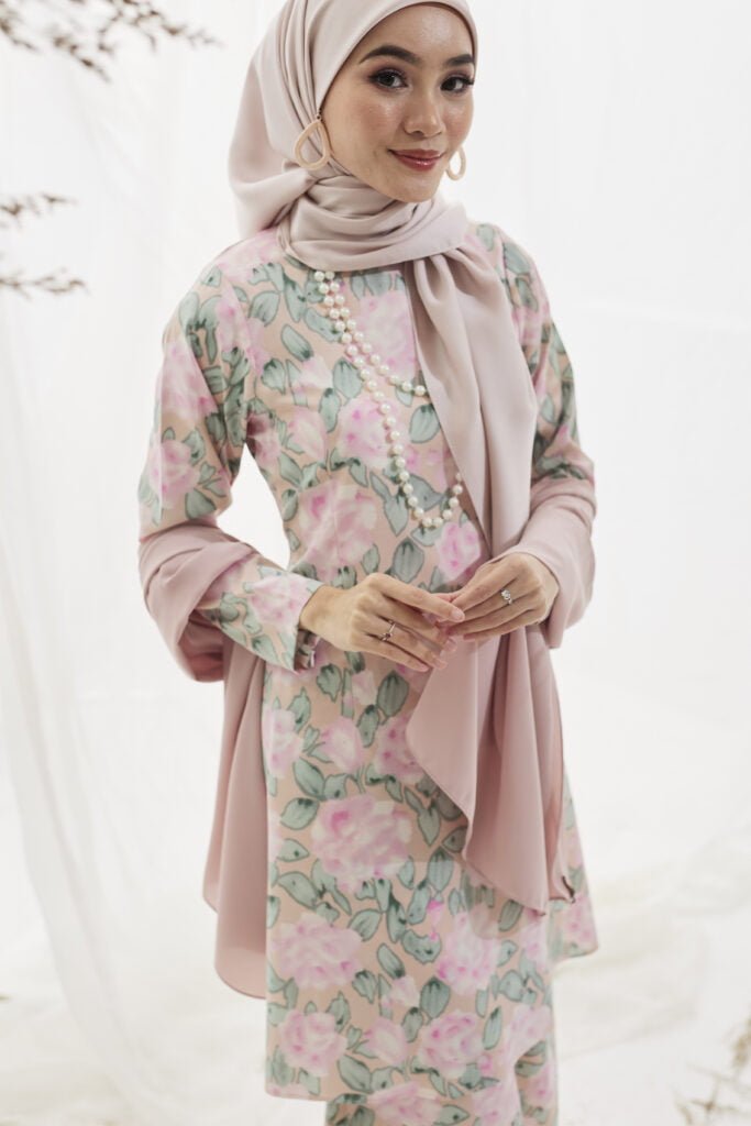 RAIA KURUNG KLASIK