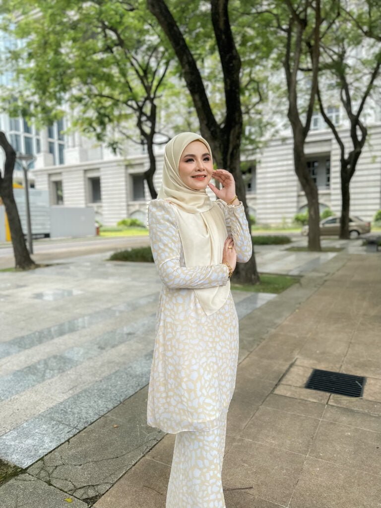 CLEARANCE – SALOMA KURUNG 2.0