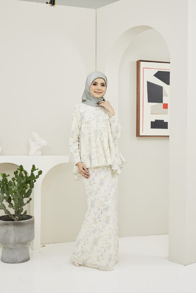 HEAXABELL – MOLLY DOLL KURUNG