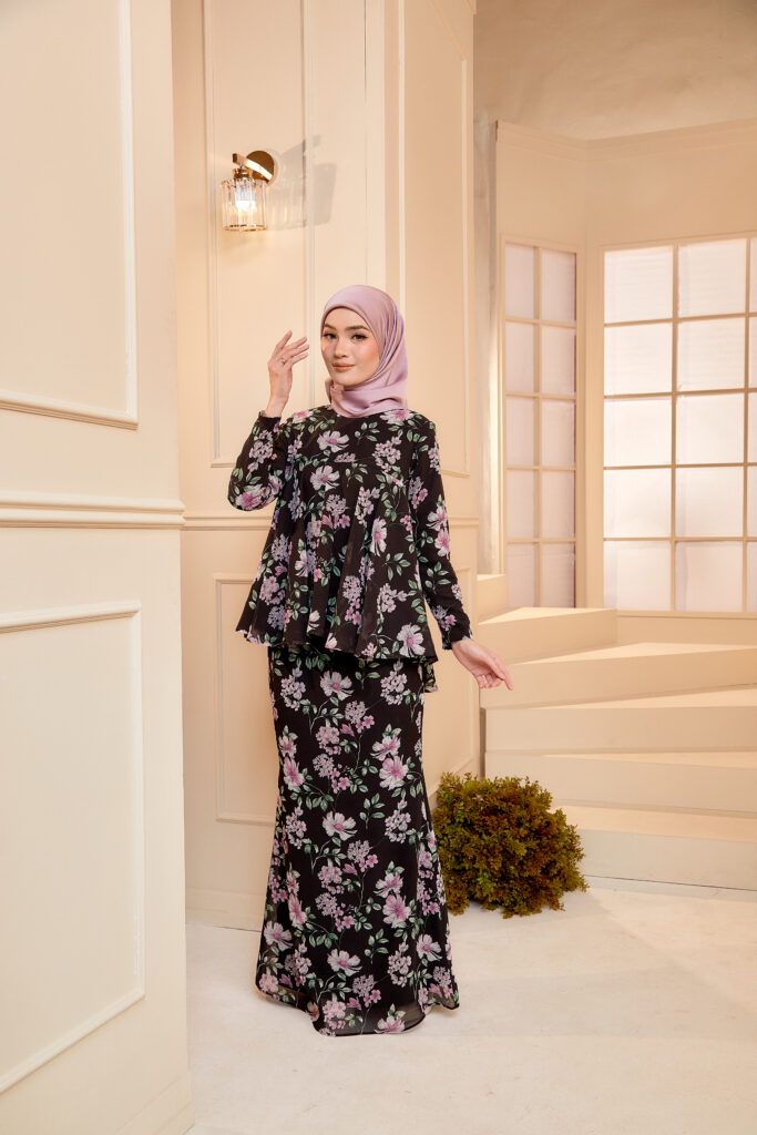 CLEARANCE –  SENANDUNG KURUNG DOLL