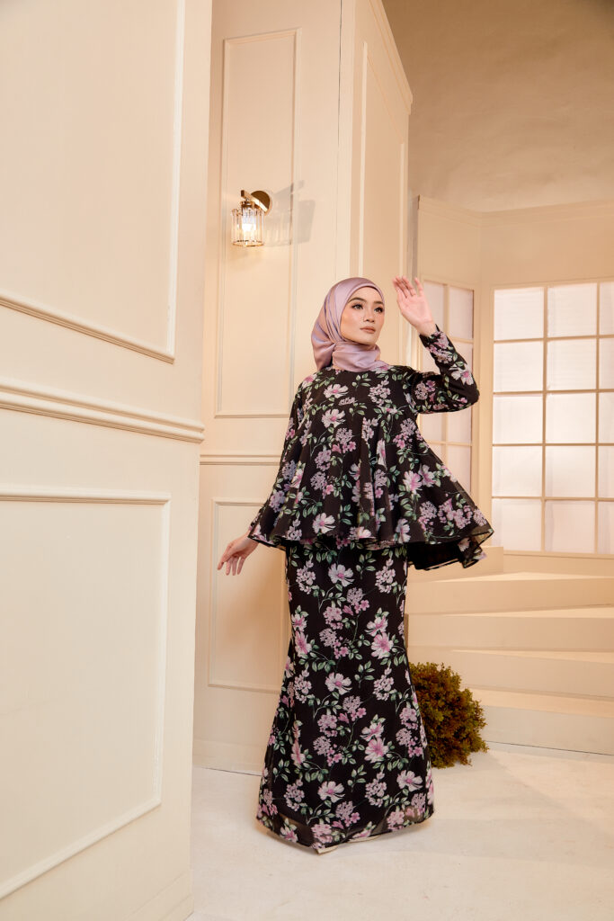 CLEARANCE –  SENANDUNG KURUNG DOLL
