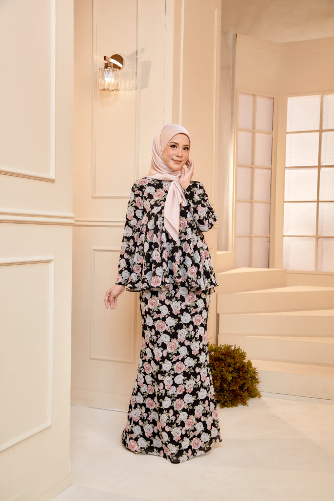 CLEARANCE –  SENANDUNG KURUNG DOLL