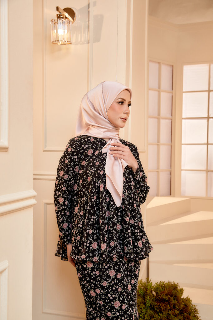 CLEARANCE –  SENANDUNG KURUNG DOLL